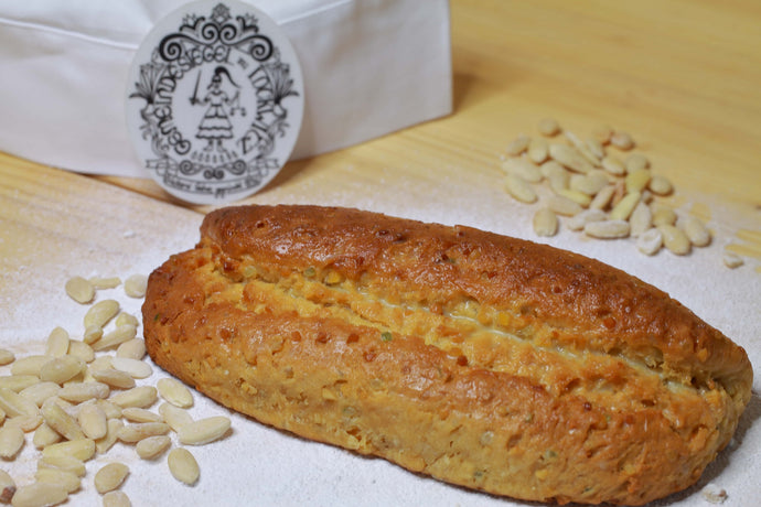 Ab sofort verfügbar: Mandelstollen & Krokantpfefferkuchen!